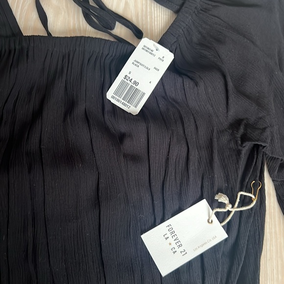 Forever 21 long sleeved romper - black NWT new with tags - Picture 2 of 3